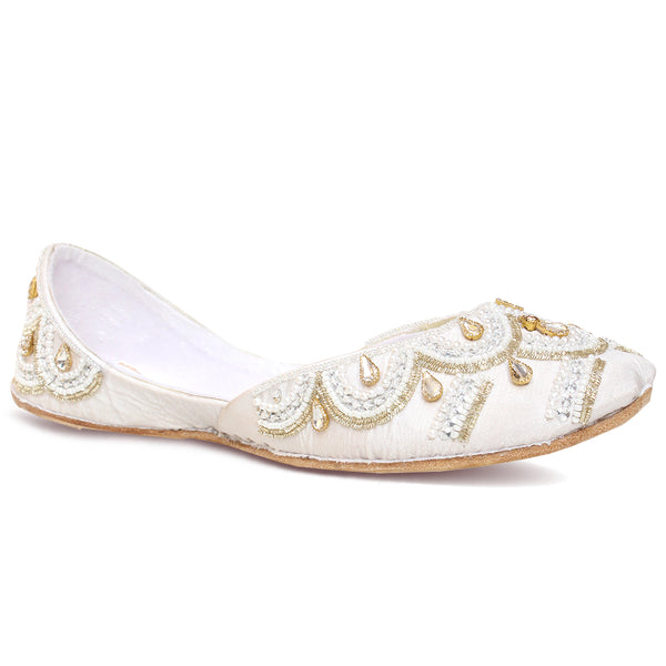 Zuhnoir Handcrafted Off White Khussa