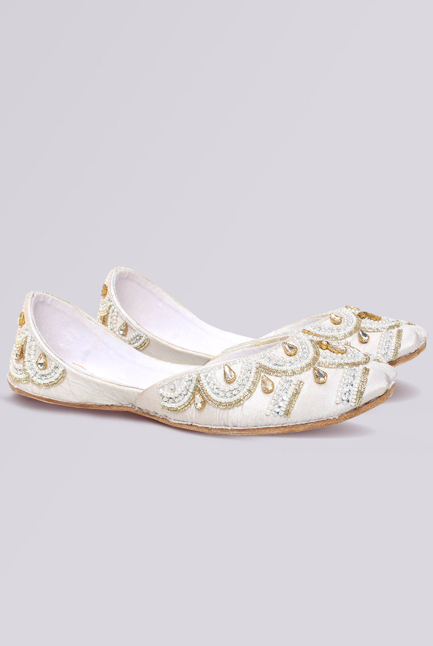 Zuhnoir Handcrafted Off White Khussa