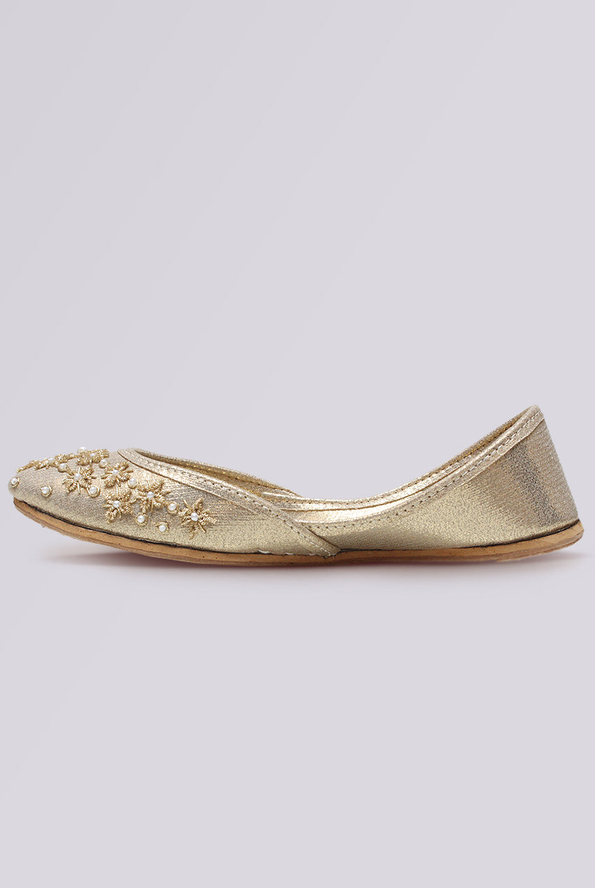 Stella Pearl Embellished Punjabi Jutti