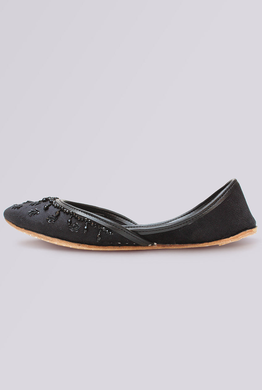 Midnight Eclipse Beaded Punjabi Jutti