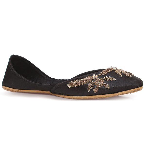 Noir Fleur Embellished Khussa