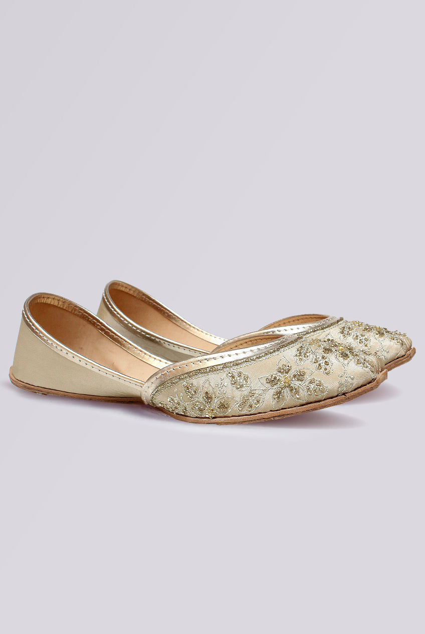 Elysia Pearl Floral Embroidered Khussa