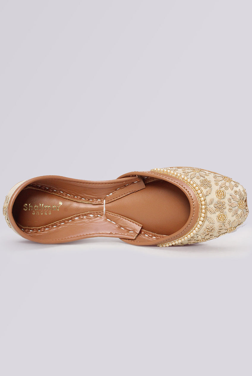 Ivoria Floral Embroidered Khussa