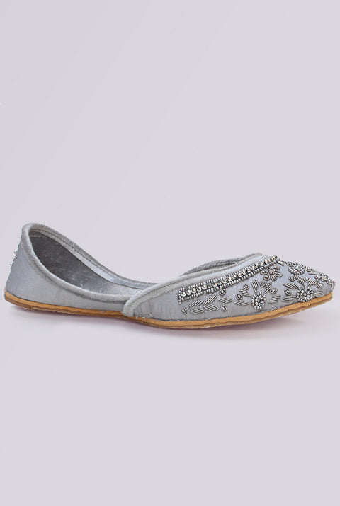 Ivoria Floral Embroidered Khussa