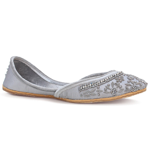 Ivoria Floral Embroidered Khussa