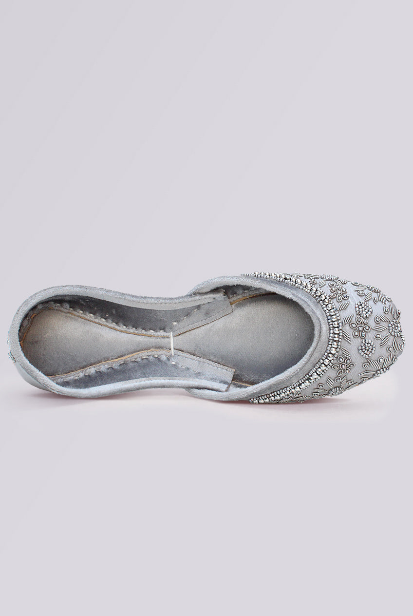 Ivoria Floral Embroidered Khussa