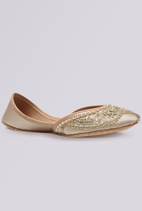 Aufelia Gold Embellished Khussa