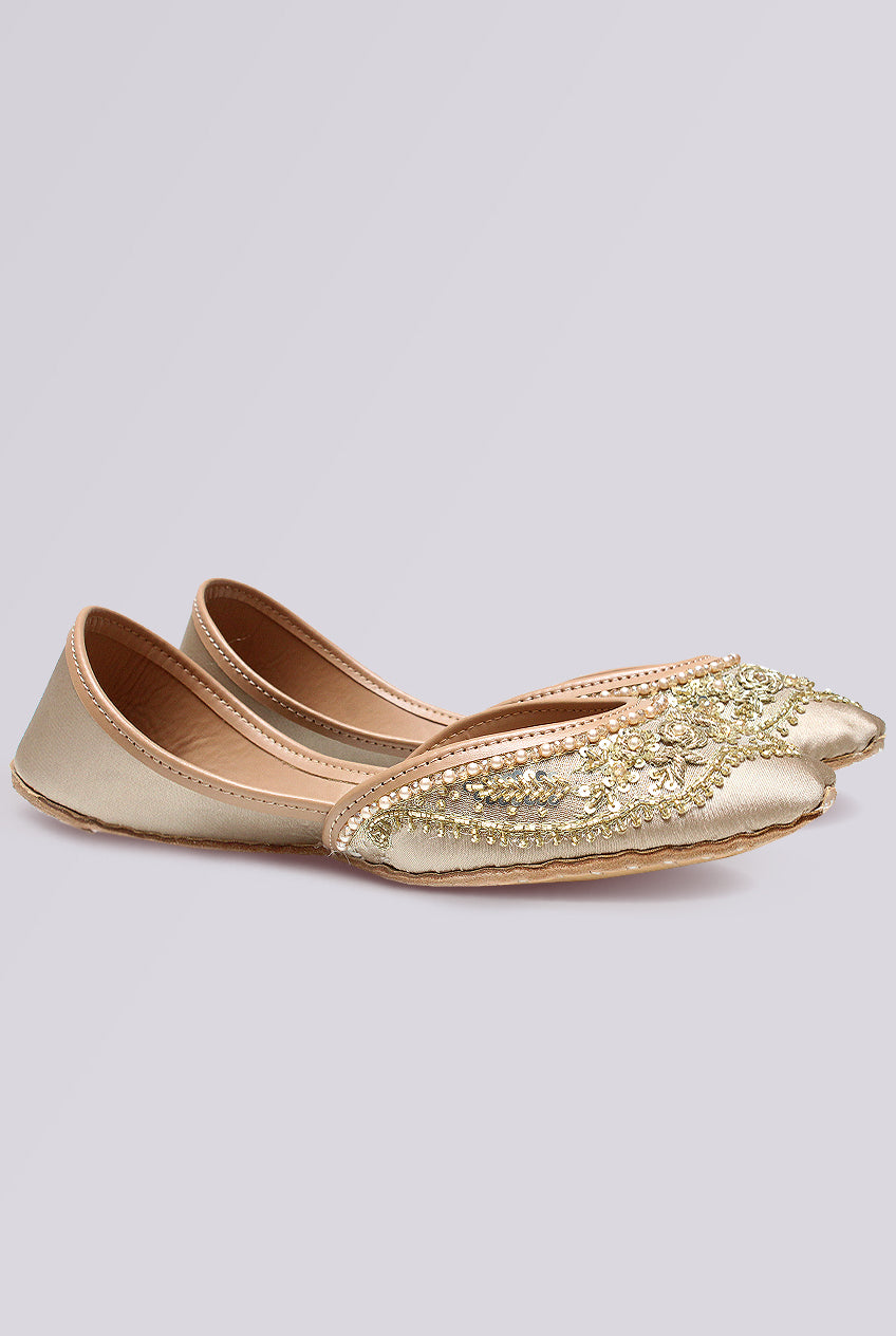 Aufelia Gold Embellished Khussa