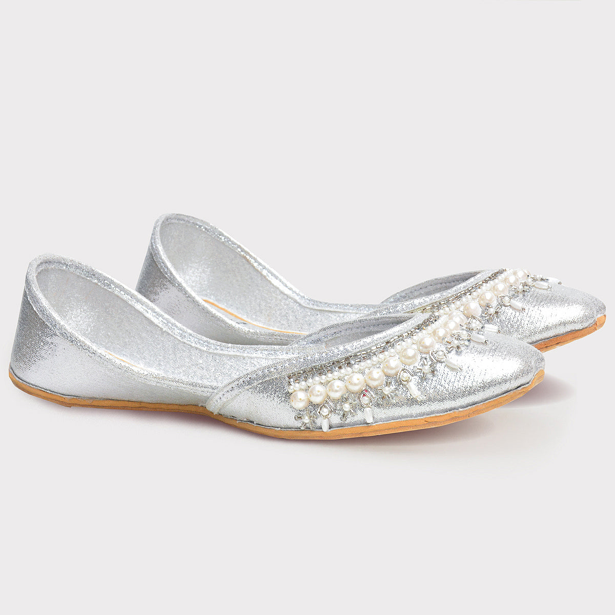 Flora Pearls Khussa