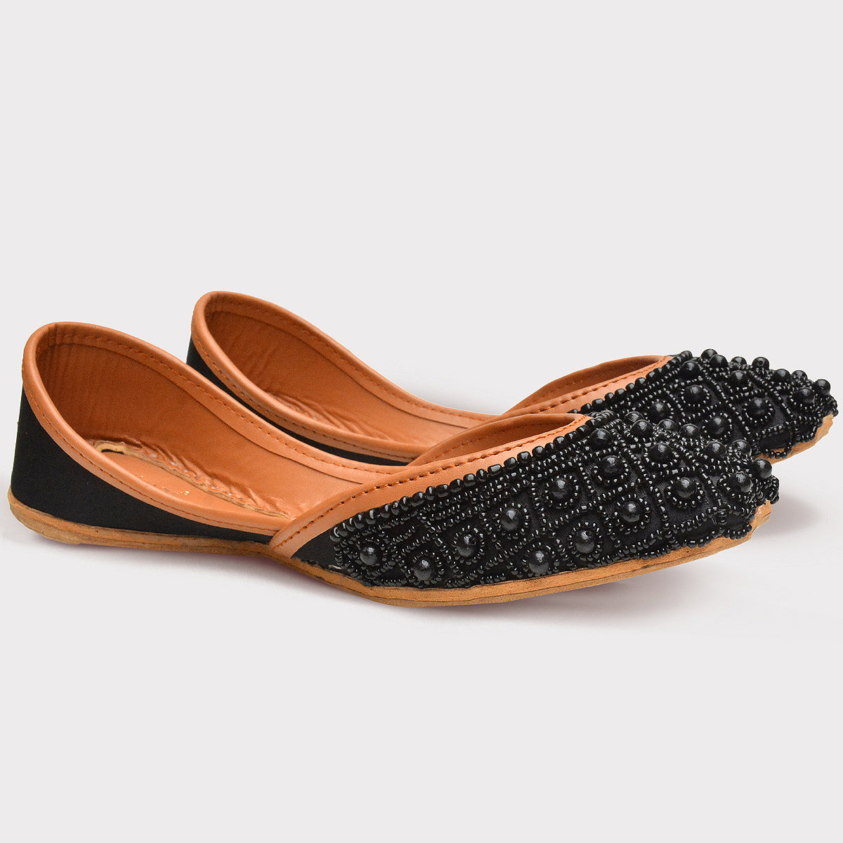 Giga Beads Khussa