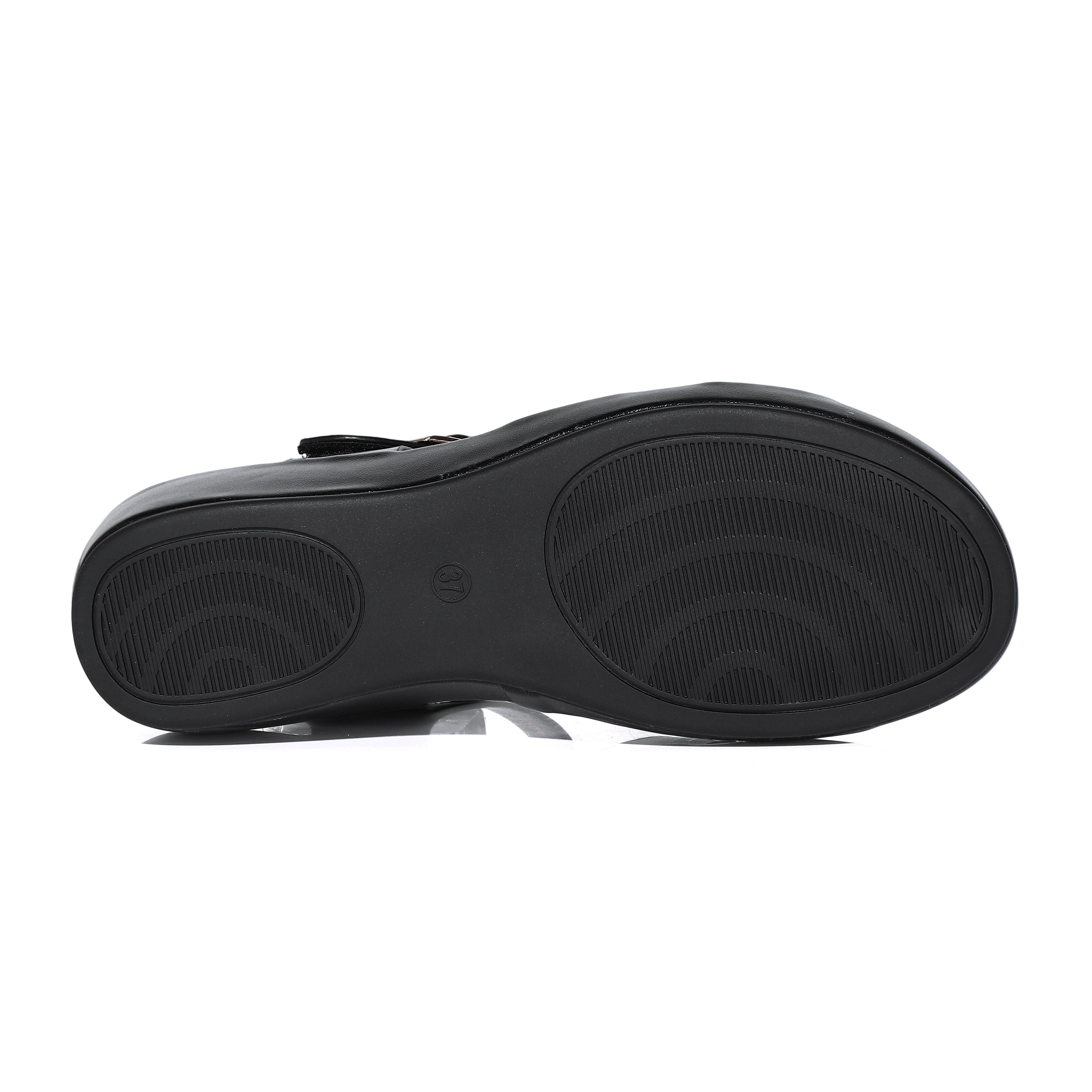 Lyra Cross Wedge