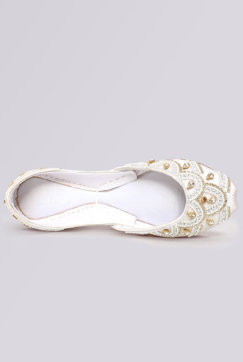 Zuhnoir Handcrafted Off White Khussa