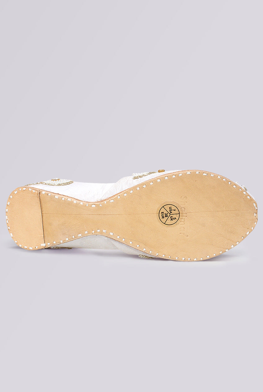 Zuhnoir Handcrafted Off White Khussa