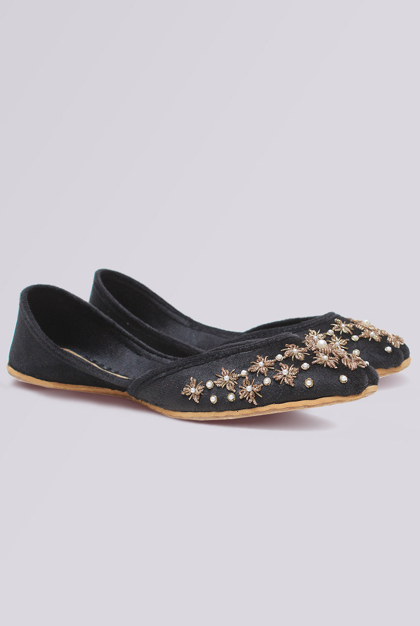 Stella Pearl Embellished Punjabi Jutti