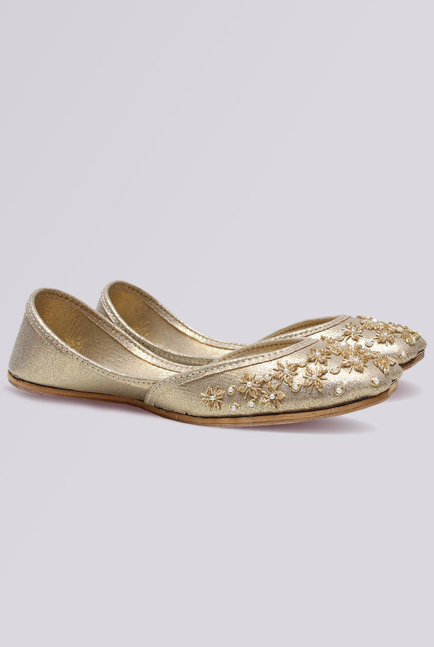 Stella Pearl Embellished Punjabi Jutti