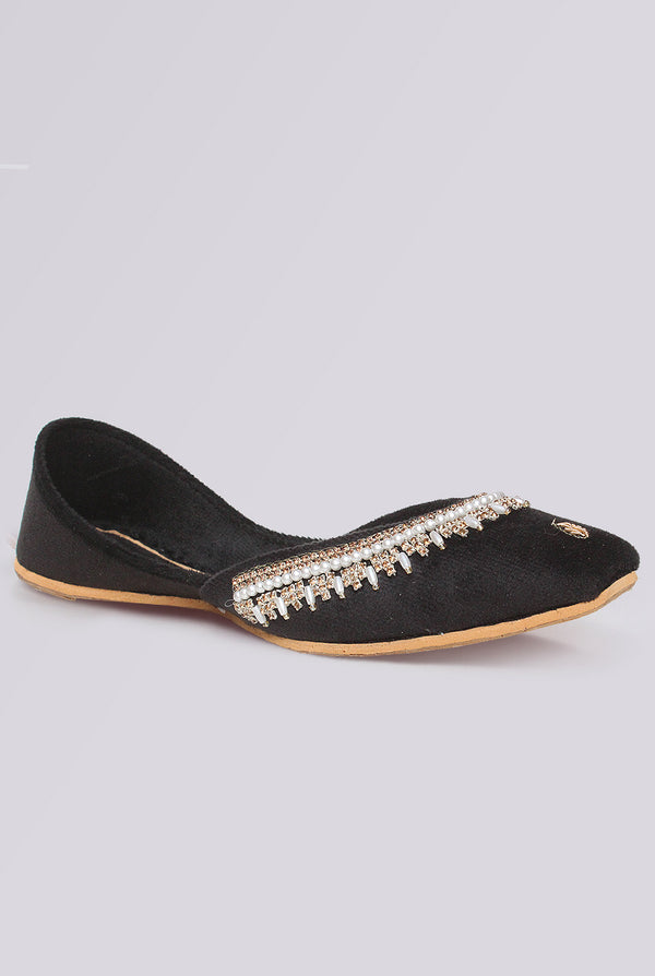 Pearl Noir Khussa