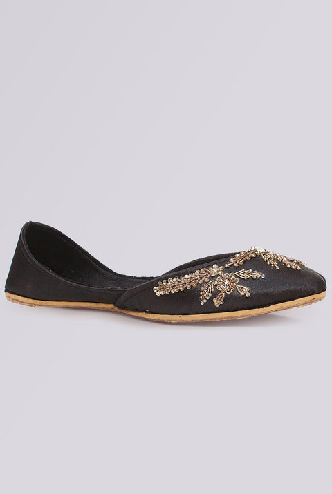 Noir Fleur Embellished Khussa