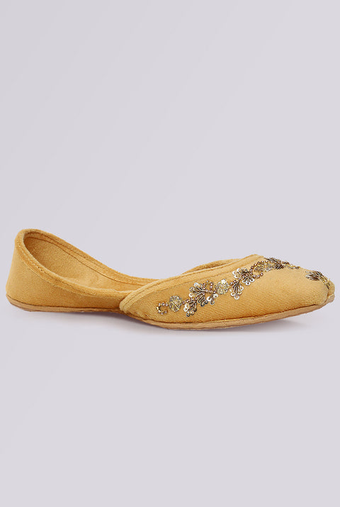 Solara Handcrafted Punjabi Jutti