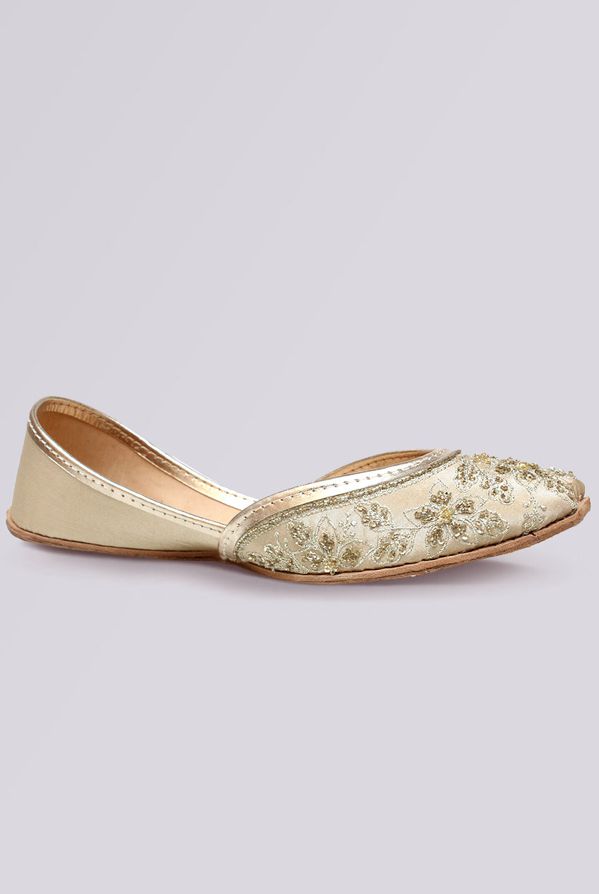 Elysia Pearl Floral Embroidered Khussa