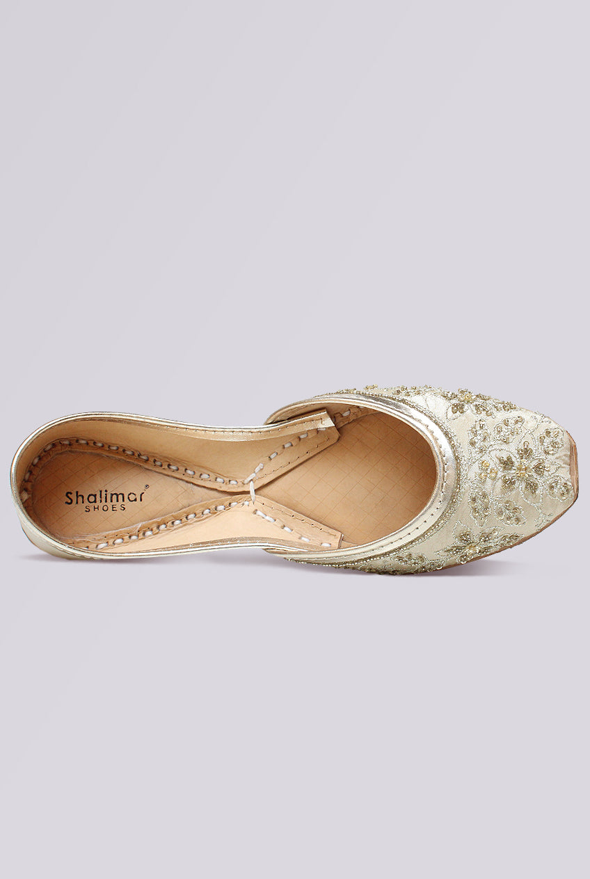 Elysia Pearl Floral Embroidered Khussa