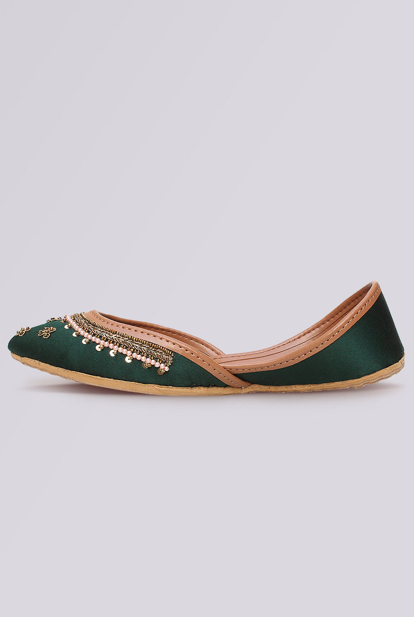 Verdelle Emerald Pearl Embellished Khussa