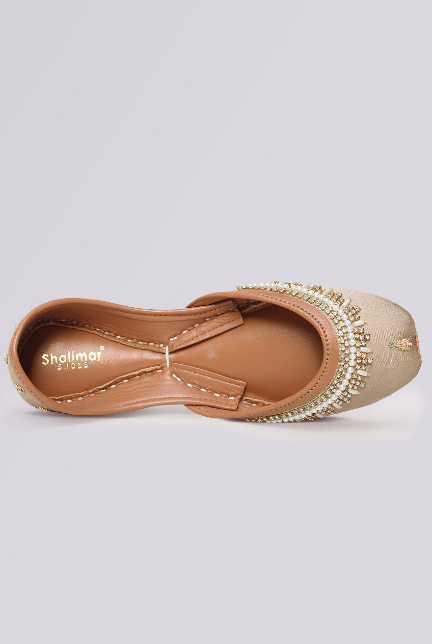 Lunara Beige Pearl Embellished Khussa