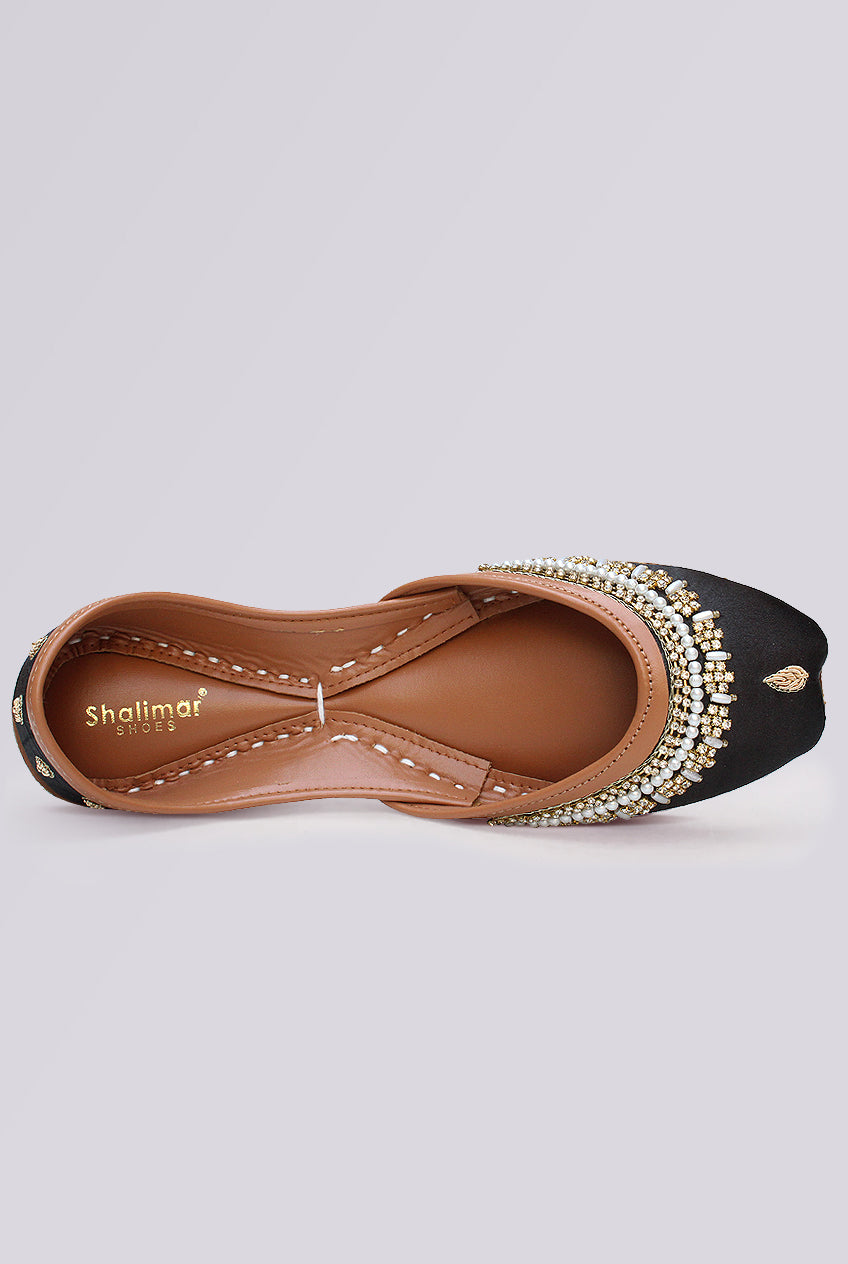 Lunara Beige Pearl Embellished Khussa