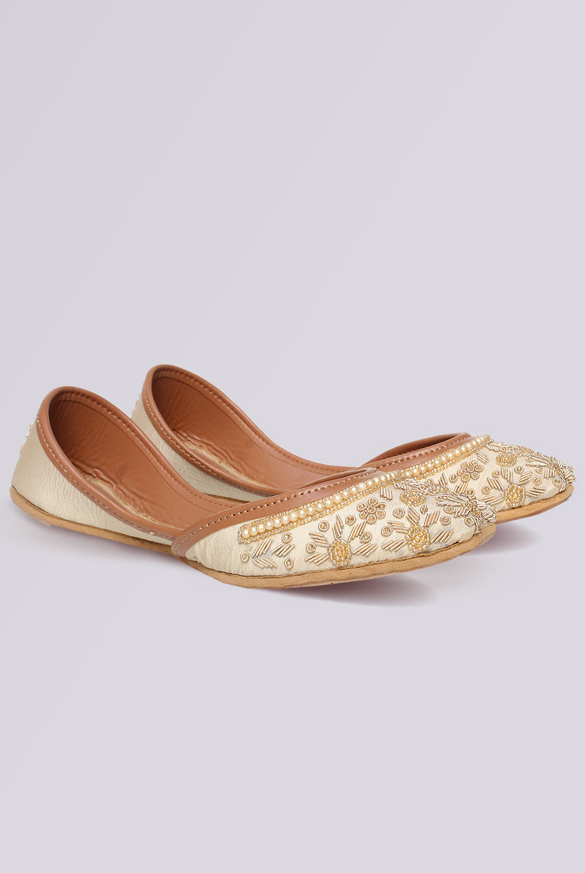 Ivoria Floral Embroidered Khussa