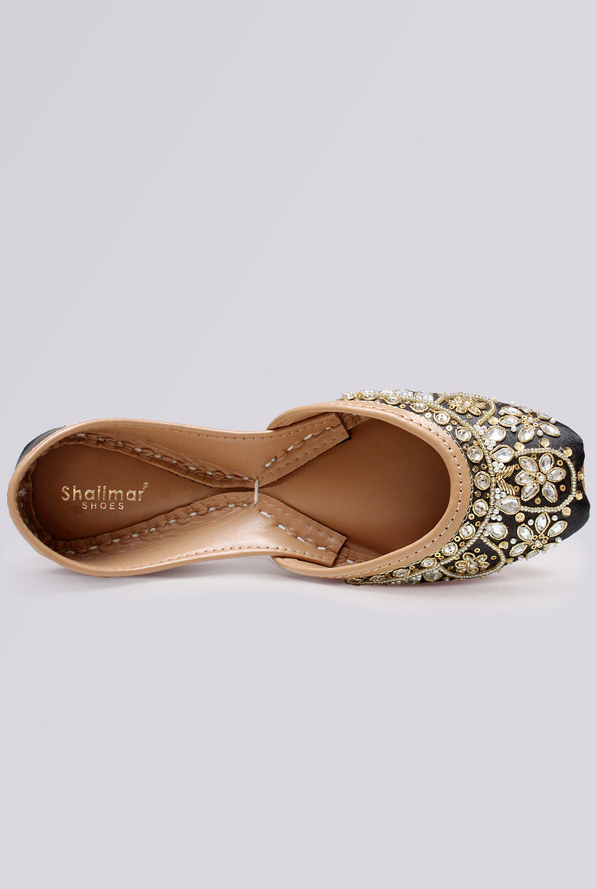 Elysia Pearl Floral Embroidered Khussa