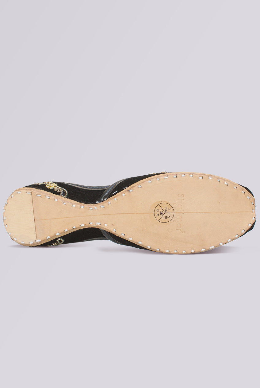 Veloria Floral Velvet Khussa